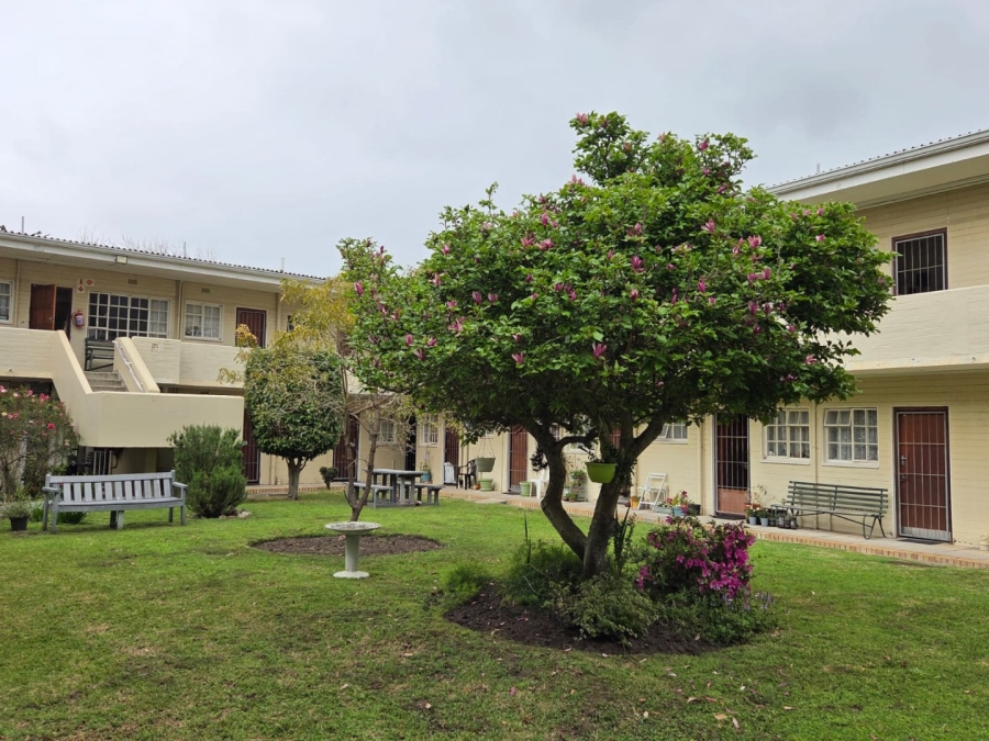 1 Bedroom Property for Sale in Newlands Western Cape